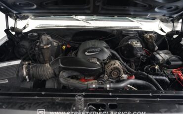 Chevrolet-Blazer-1976-White-Black-39