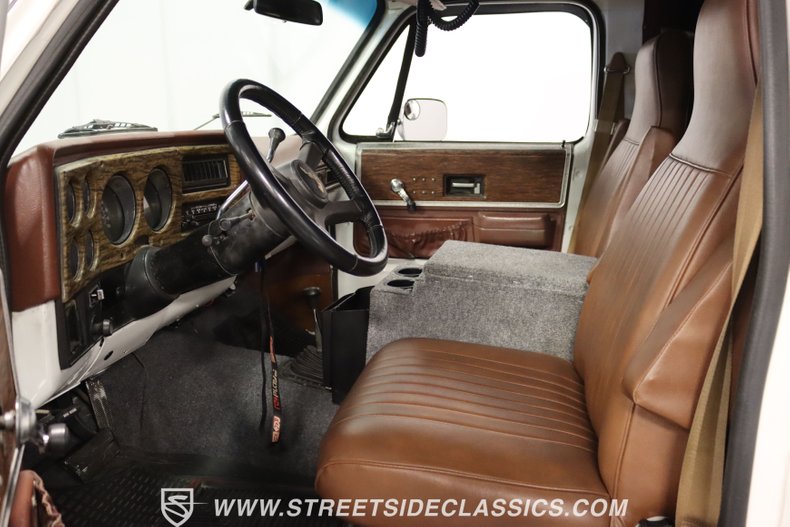 Chevrolet-Blazer-1976-White-Tan-2