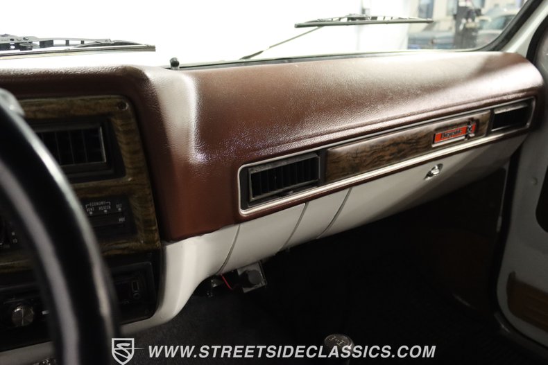 Chevrolet-Blazer-1976-White-Tan-30