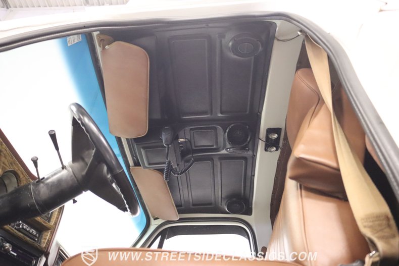 Chevrolet-Blazer-1976-White-Tan-31