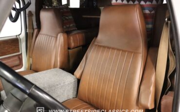 Chevrolet-Blazer-1976-White-Tan-32