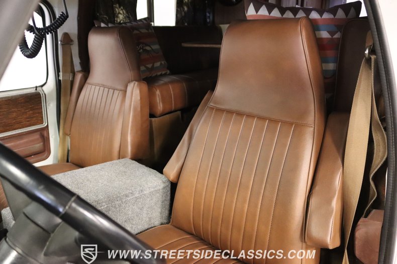 Chevrolet-Blazer-1976-White-Tan-32