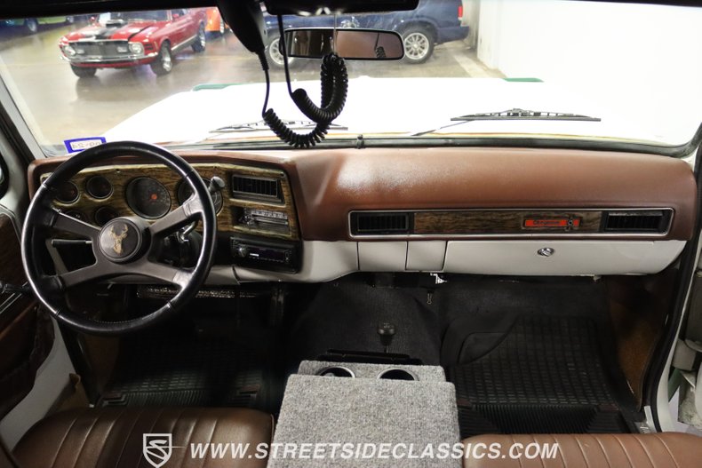 Chevrolet-Blazer-1976-White-Tan-34