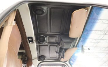 Chevrolet-Blazer-1976-White-Tan-37