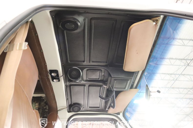 Chevrolet-Blazer-1976-White-Tan-37