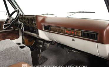 Chevrolet-Blazer-1976-White-Tan-42