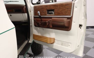 Chevrolet-Blazer-1976-White-Tan-43
