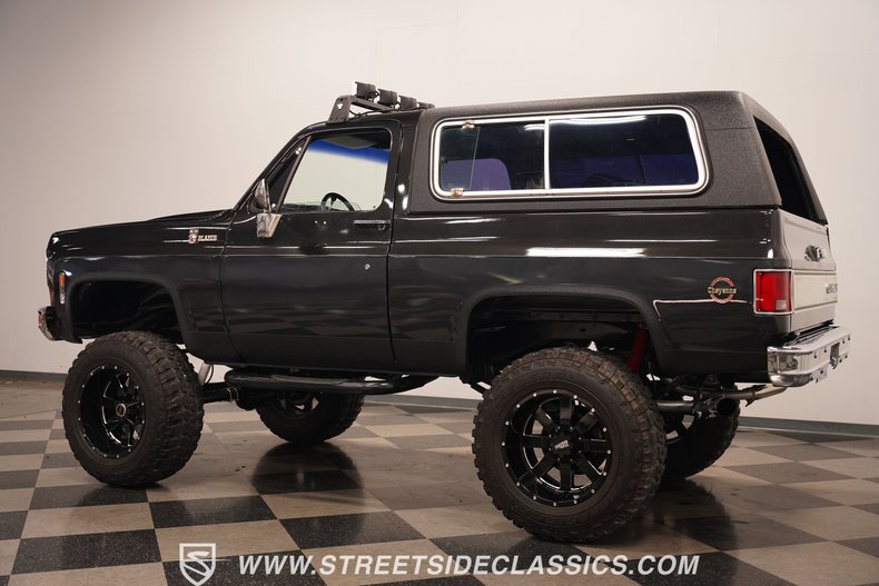 Chevrolet-Blazer-1977-Gray-Black-8