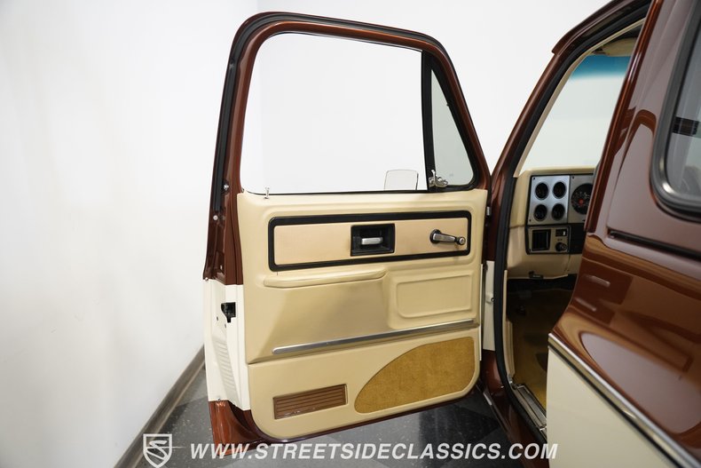 Chevrolet-Blazer-1977-Root-Beer-Brown-Meta-Tan-42