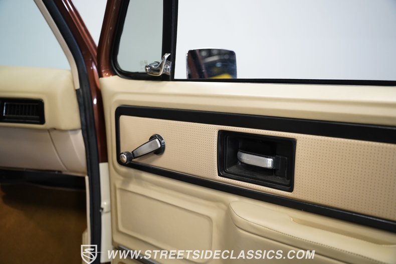 Chevrolet-Blazer-1977-Root-Beer-Brown-Meta-Tan-47