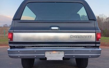 Chevrolet-Blazer-1979-Midnight-Black-Carmine-Red-Deluxe-1