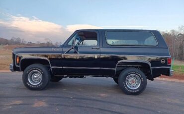 Chevrolet-Blazer-1979-Midnight-Black-Carmine-Red-Deluxe-3