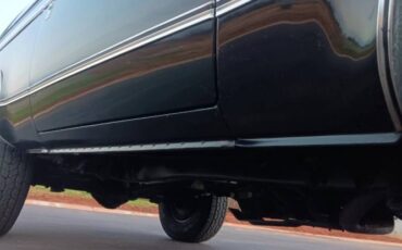 Chevrolet-Blazer-1979-Midnight-Black-Carmine-Red-Deluxe-5
