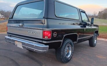 Chevrolet-Blazer-1979-Midnight-Black-Carmine-Red-Deluxe-7