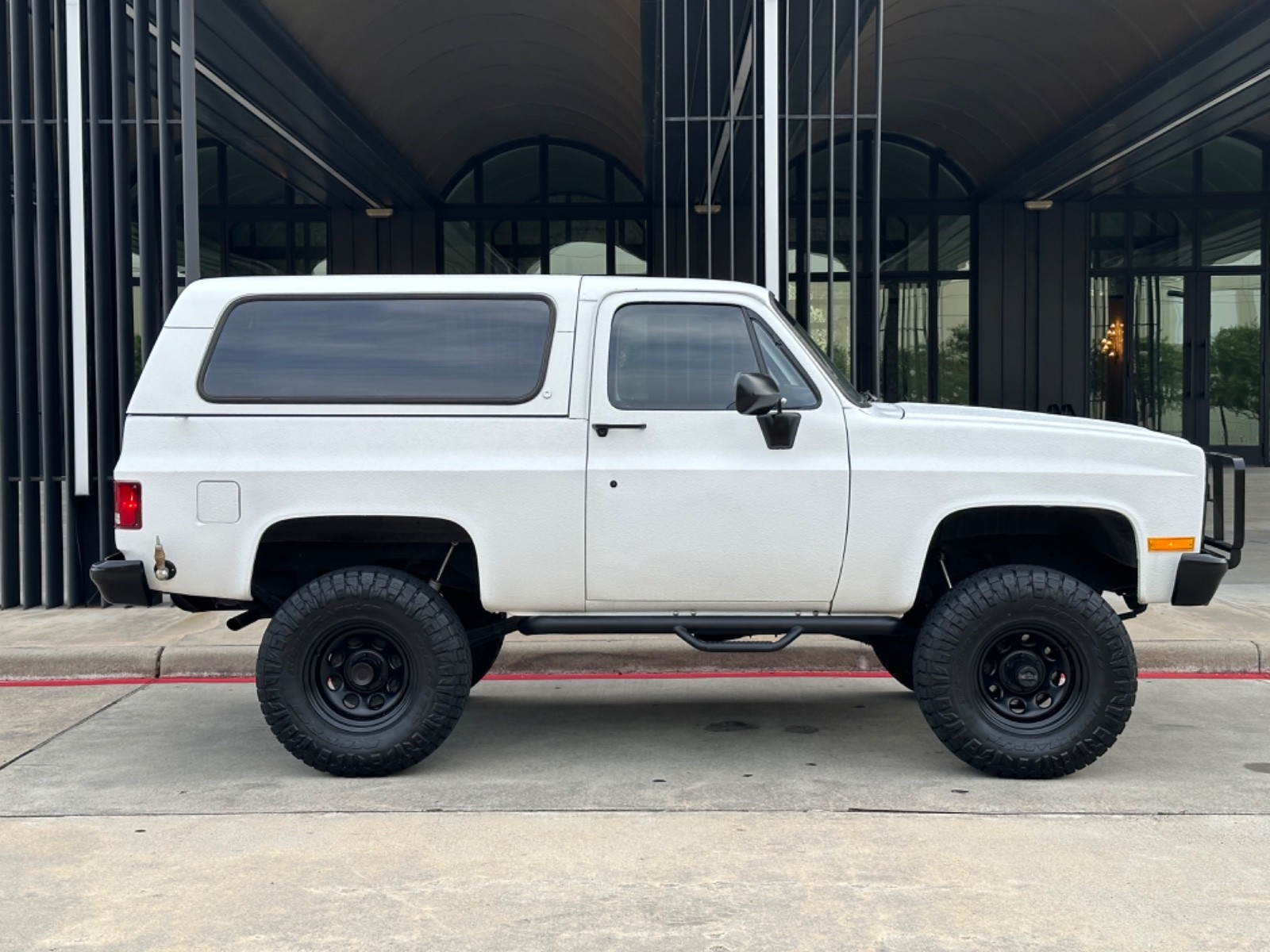 Chevrolet-Blazer-1985-SUV-12