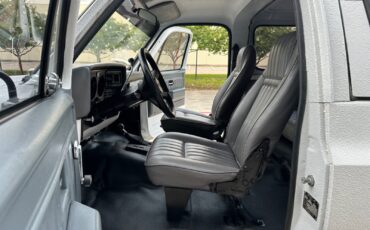 Chevrolet-Blazer-1985-SUV-16