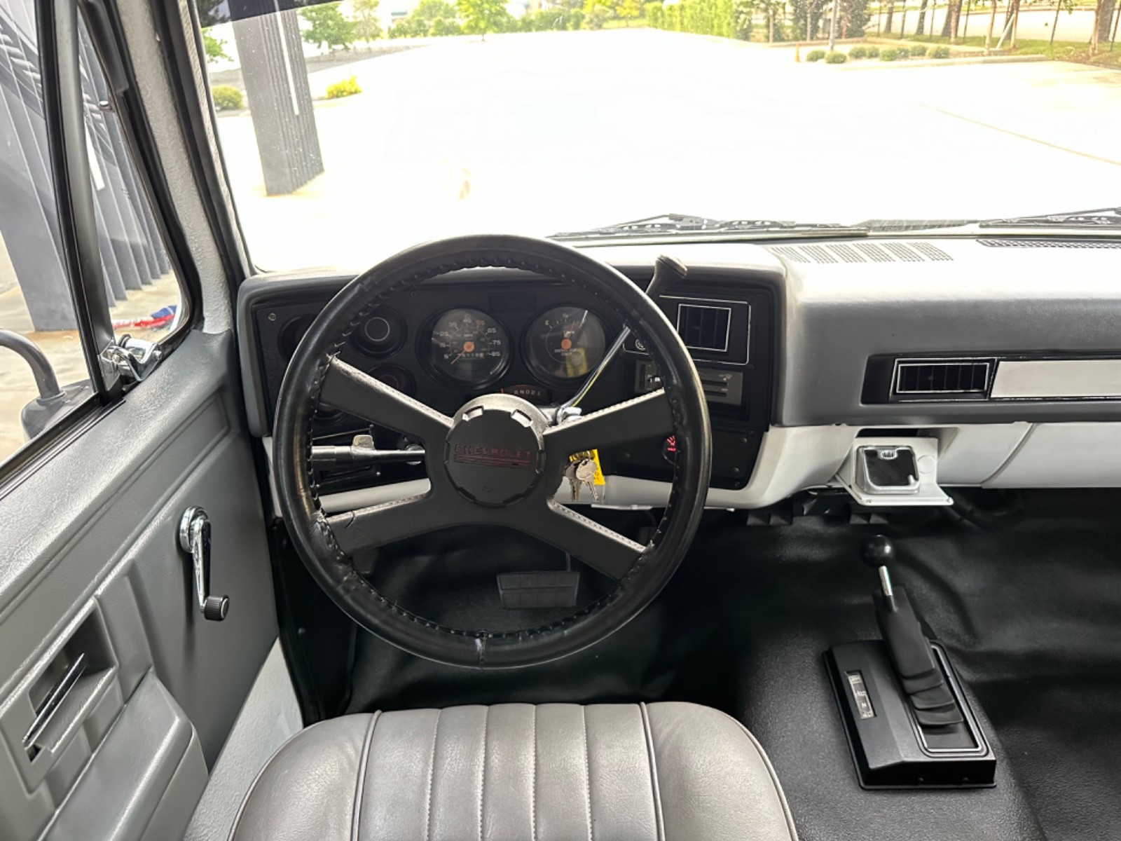 Chevrolet-Blazer-1985-SUV-22