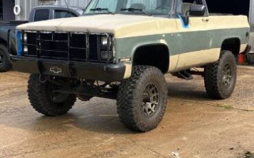 Chevrolet-Blazer-1986-Custom-18