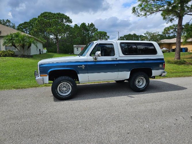 Chevrolet-Blazer-1988-Custom-23