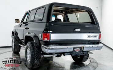 Chevrolet-Blazer-1988-SUV-11