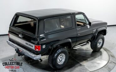 Chevrolet-Blazer-1988-SUV-26