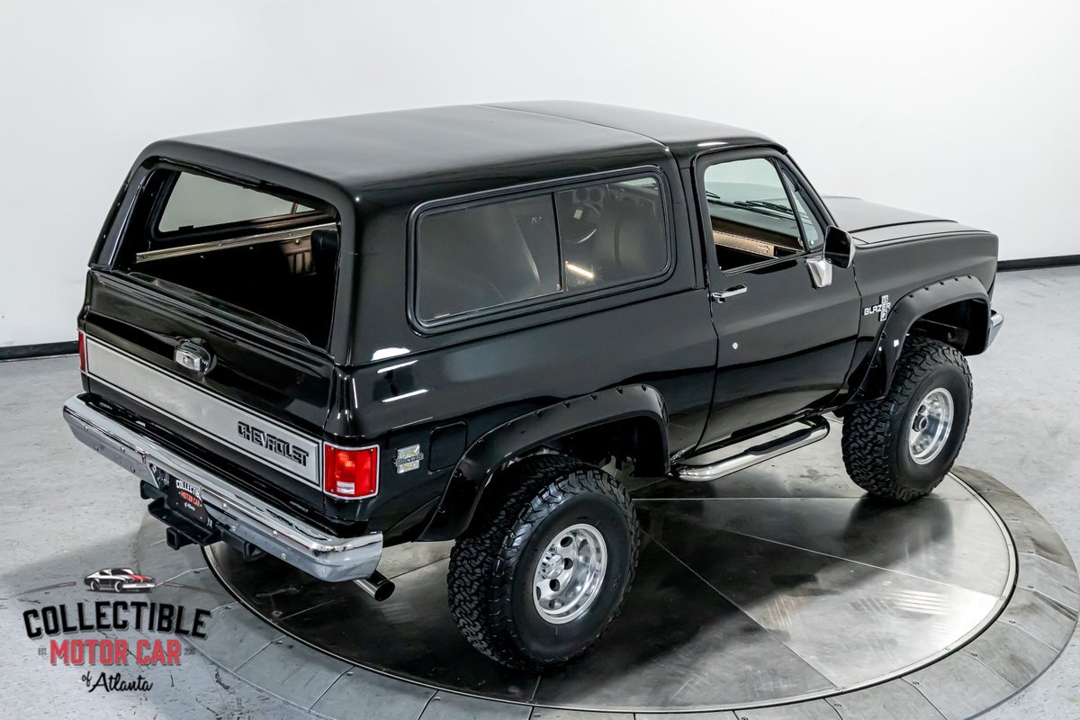 Chevrolet-Blazer-1988-SUV-26