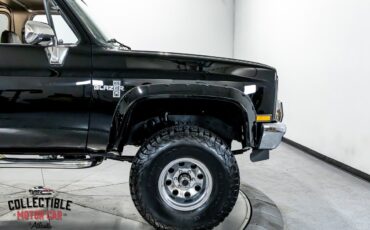 Chevrolet-Blazer-1988-SUV-33