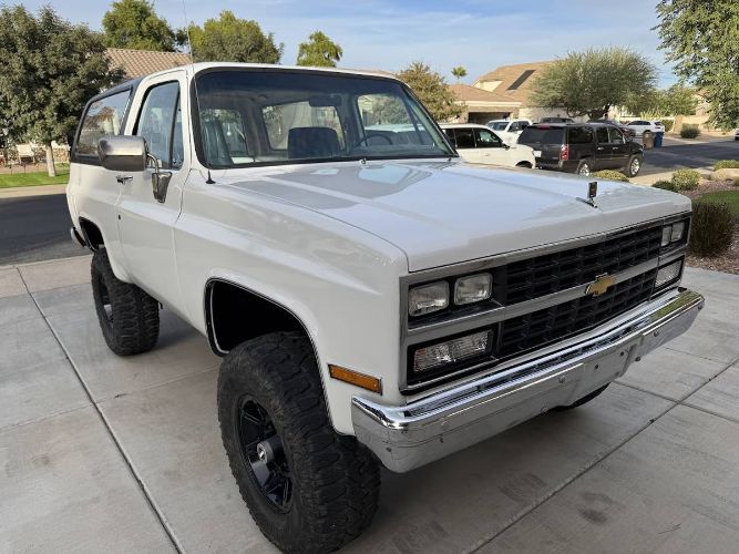Chevrolet-Blazer-1988-White-15