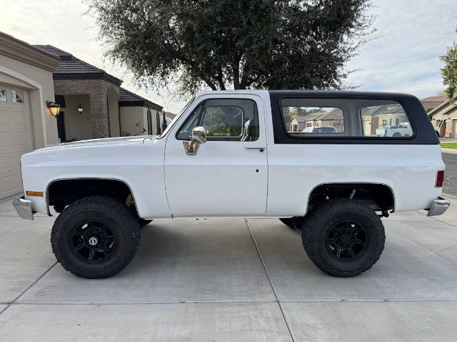 Chevrolet-Blazer-1988-White-18
