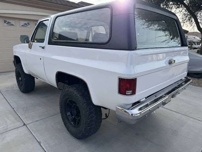 Chevrolet-Blazer-1988-White-19