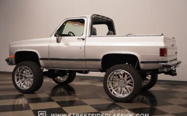 Chevrolet-Blazer-1989-SUV-10
