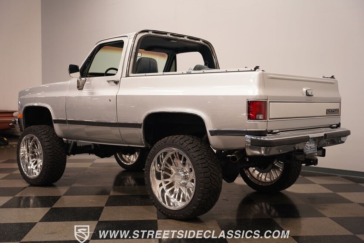 Chevrolet-Blazer-1989-SUV-11