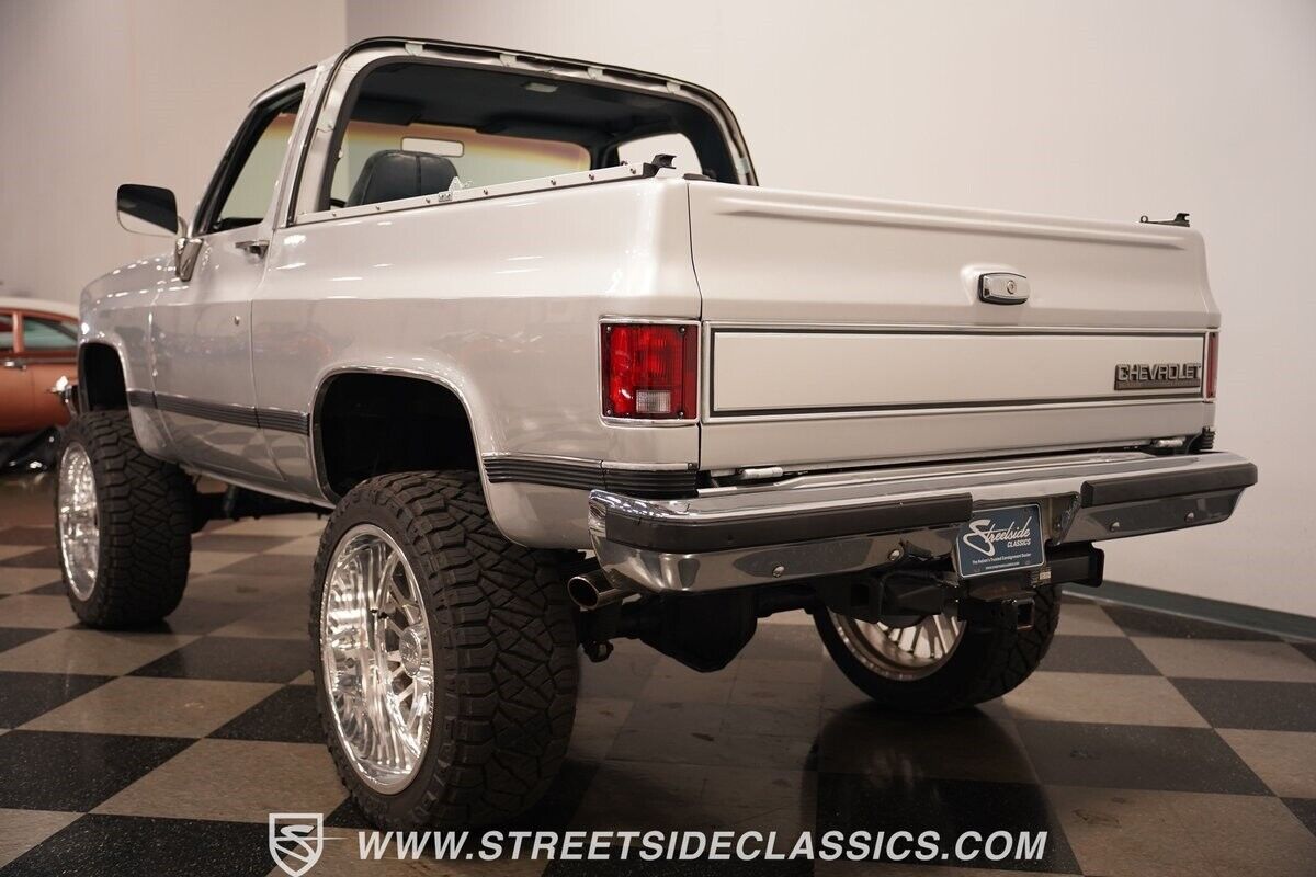 Chevrolet-Blazer-1989-SUV-12