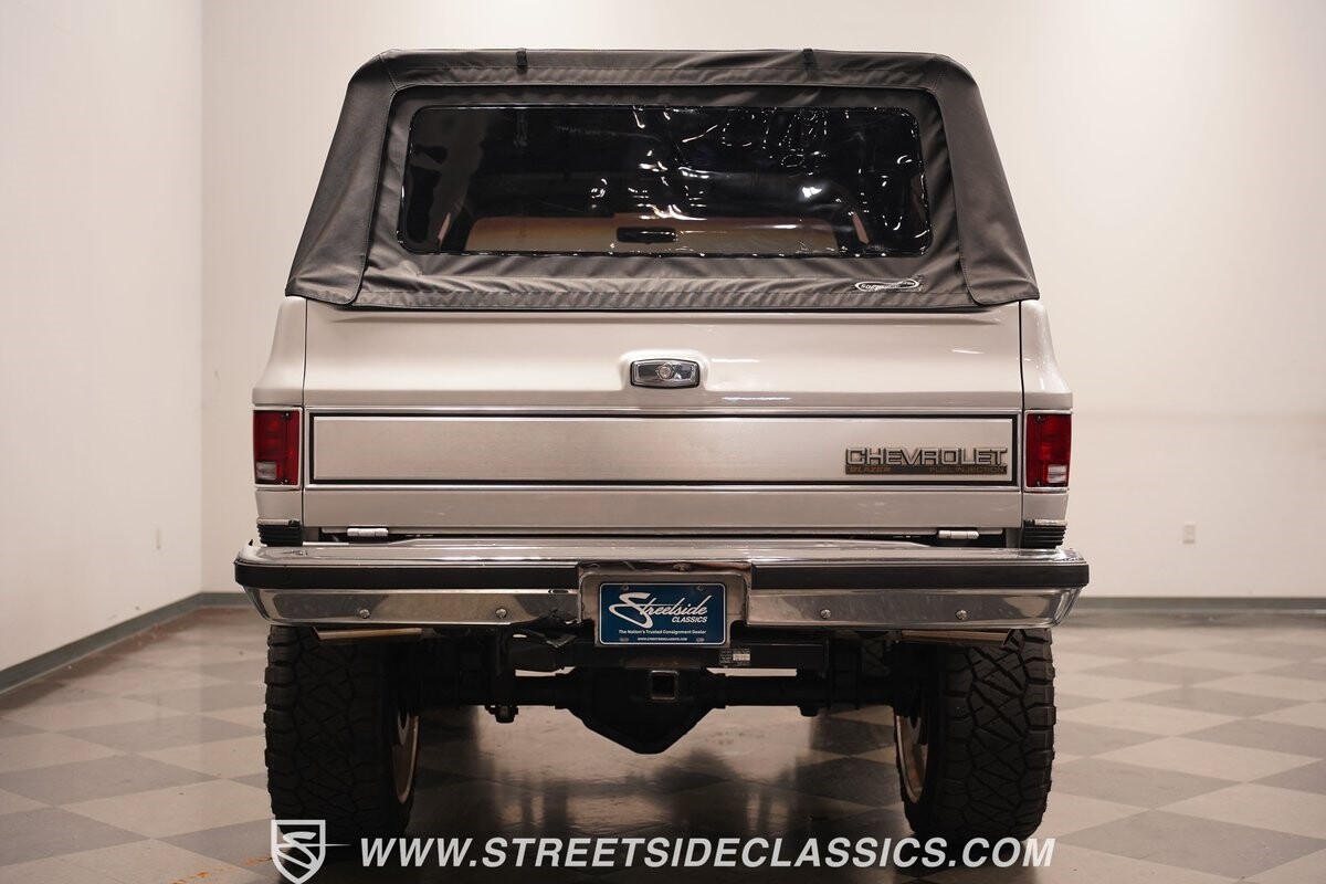 Chevrolet-Blazer-1989-SUV-13