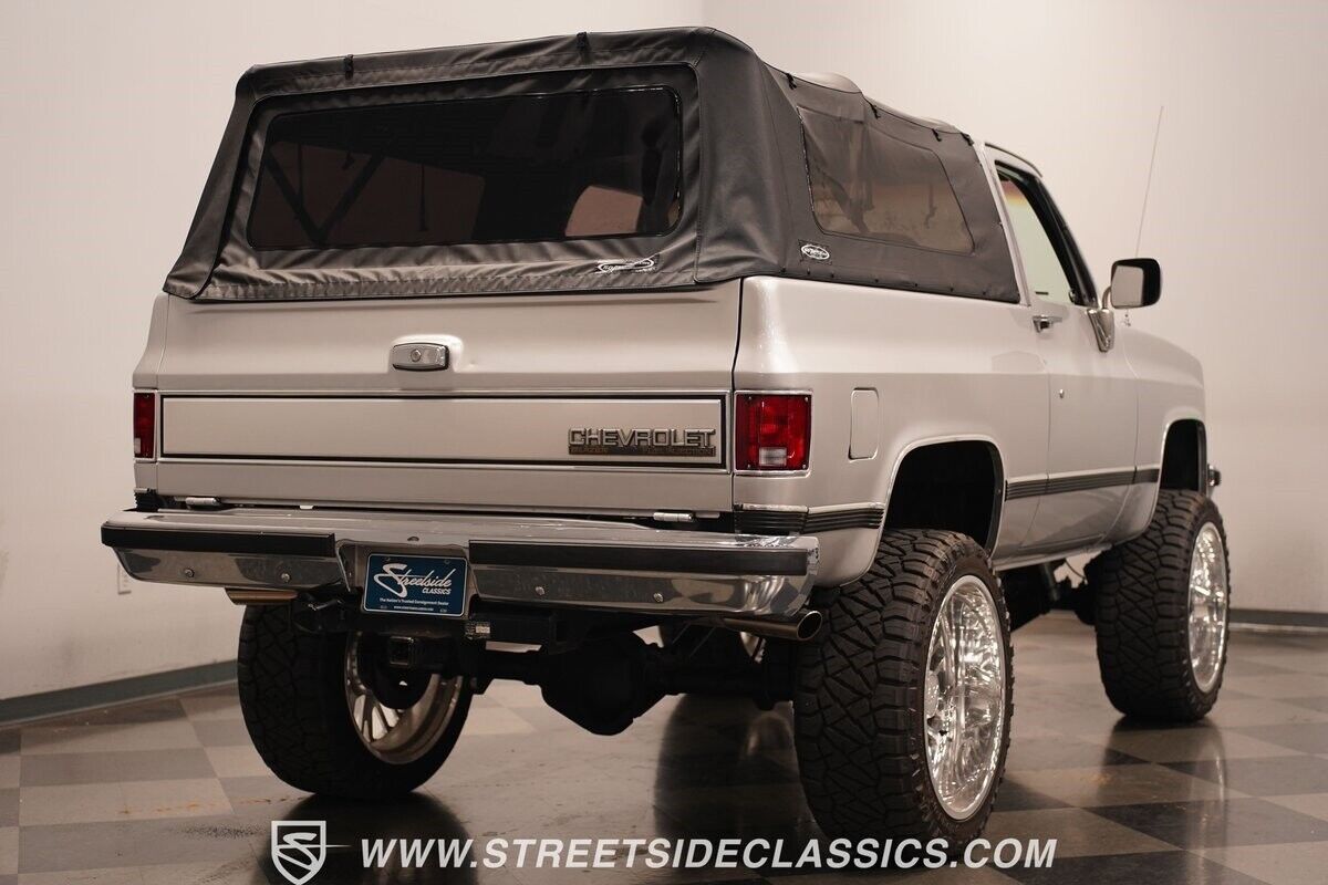 Chevrolet-Blazer-1989-SUV-14