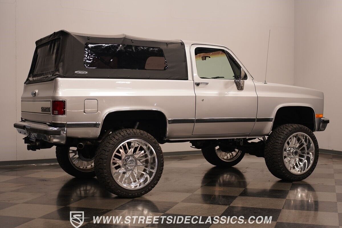 Chevrolet-Blazer-1989-SUV-16