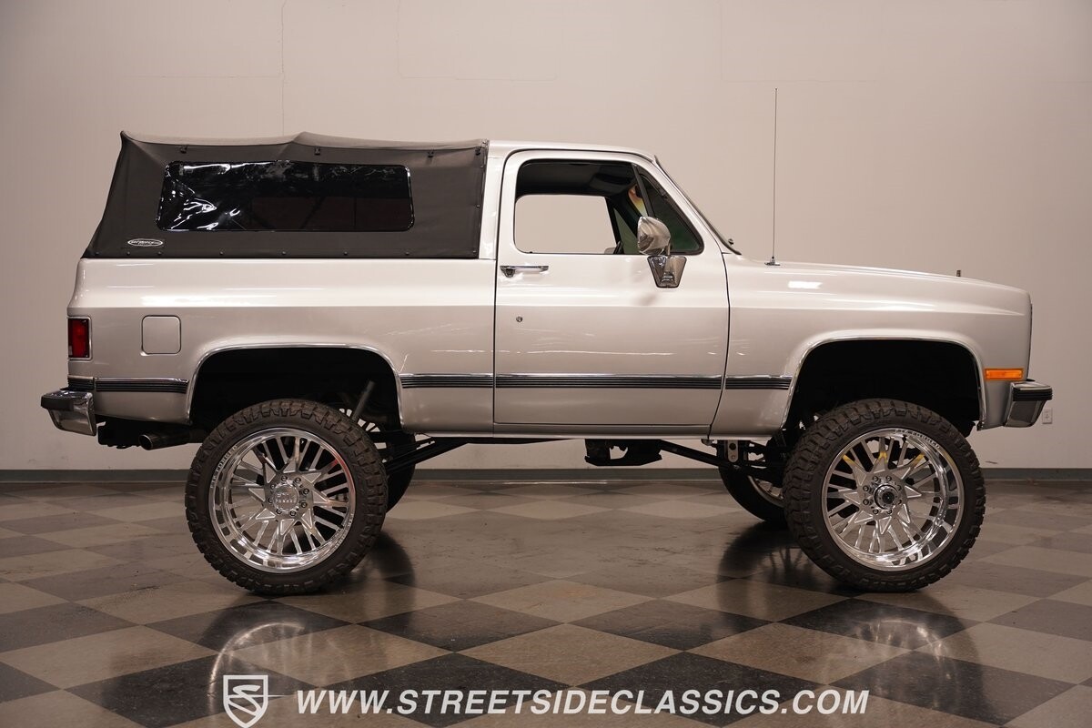 Chevrolet-Blazer-1989-SUV-17