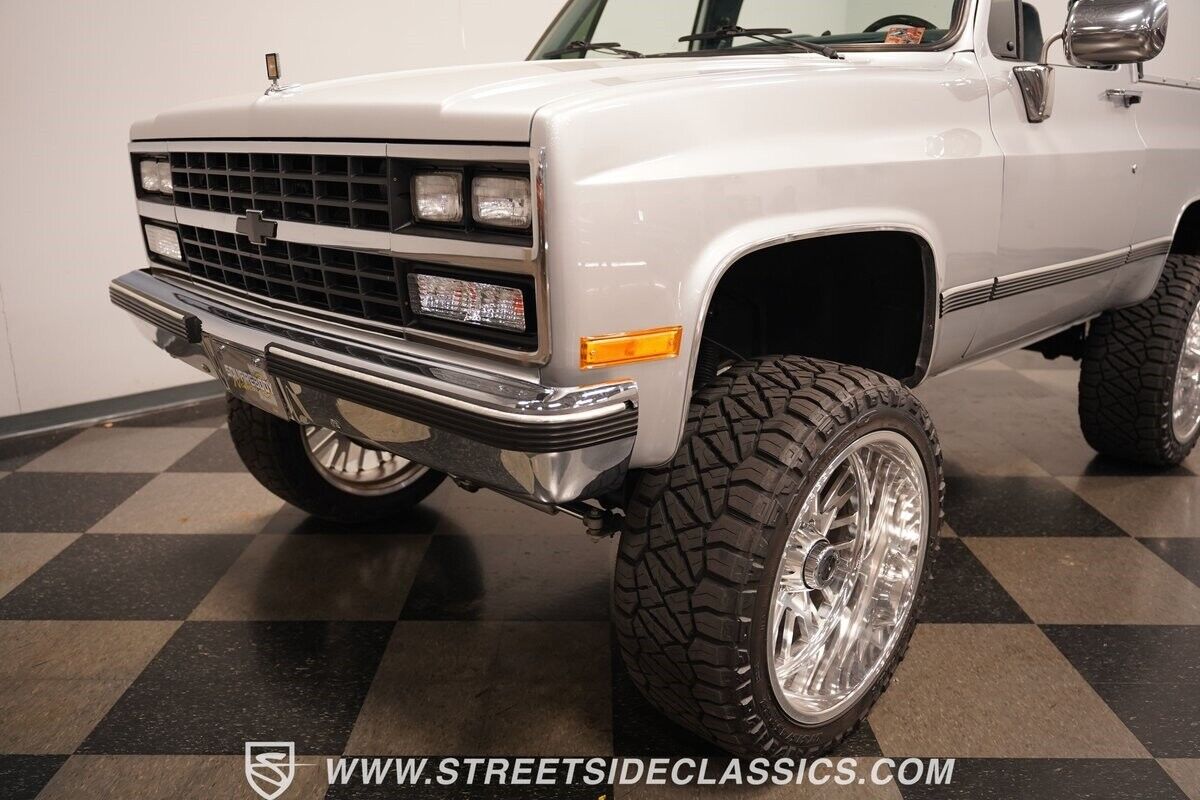 Chevrolet-Blazer-1989-SUV-23