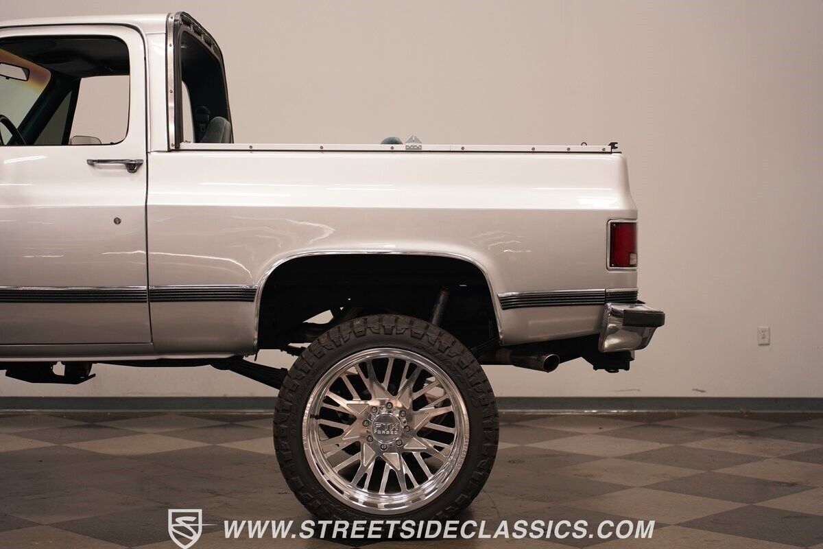 Chevrolet-Blazer-1989-SUV-26