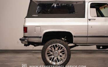 Chevrolet-Blazer-1989-SUV-32