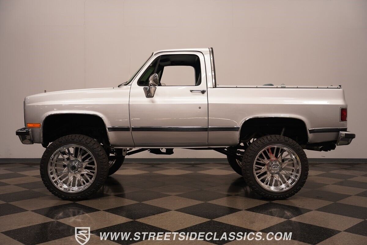 Chevrolet-Blazer-1989-SUV-9