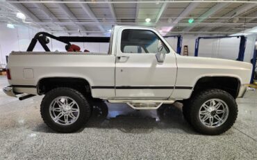 Chevrolet-Blazer-1989-White-Red-1