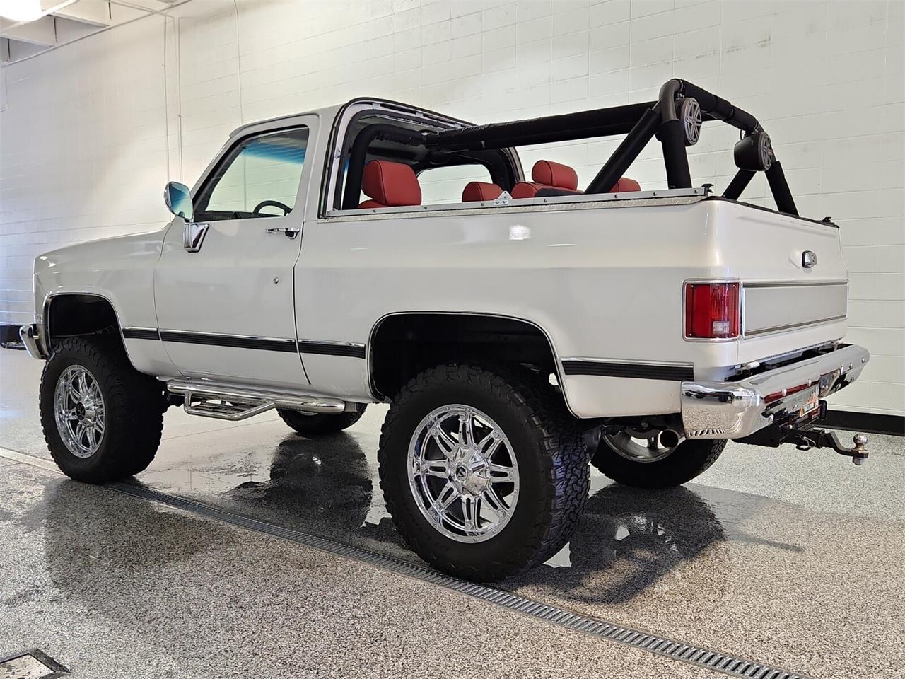 Chevrolet-Blazer-1989-White-Red-16