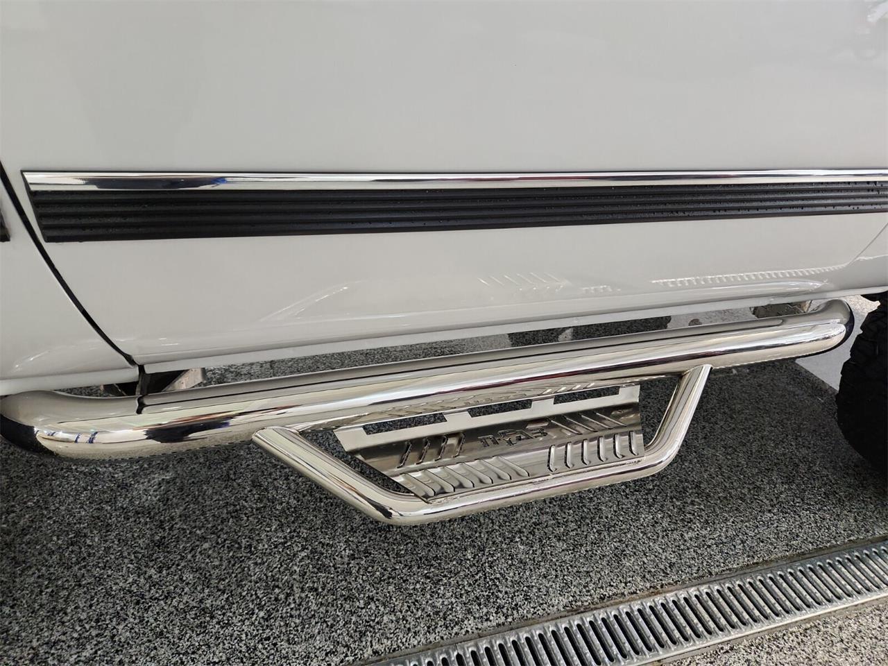 Chevrolet-Blazer-1989-White-Red-2