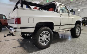 Chevrolet-Blazer-1989-White-Red-3
