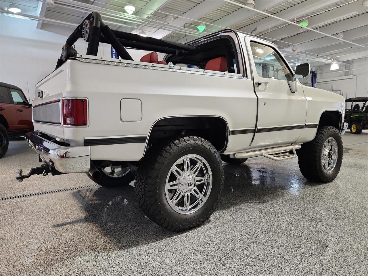 Chevrolet-Blazer-1989-White-Red-3
