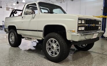 Chevrolet-Blazer-1989-White-Red-31