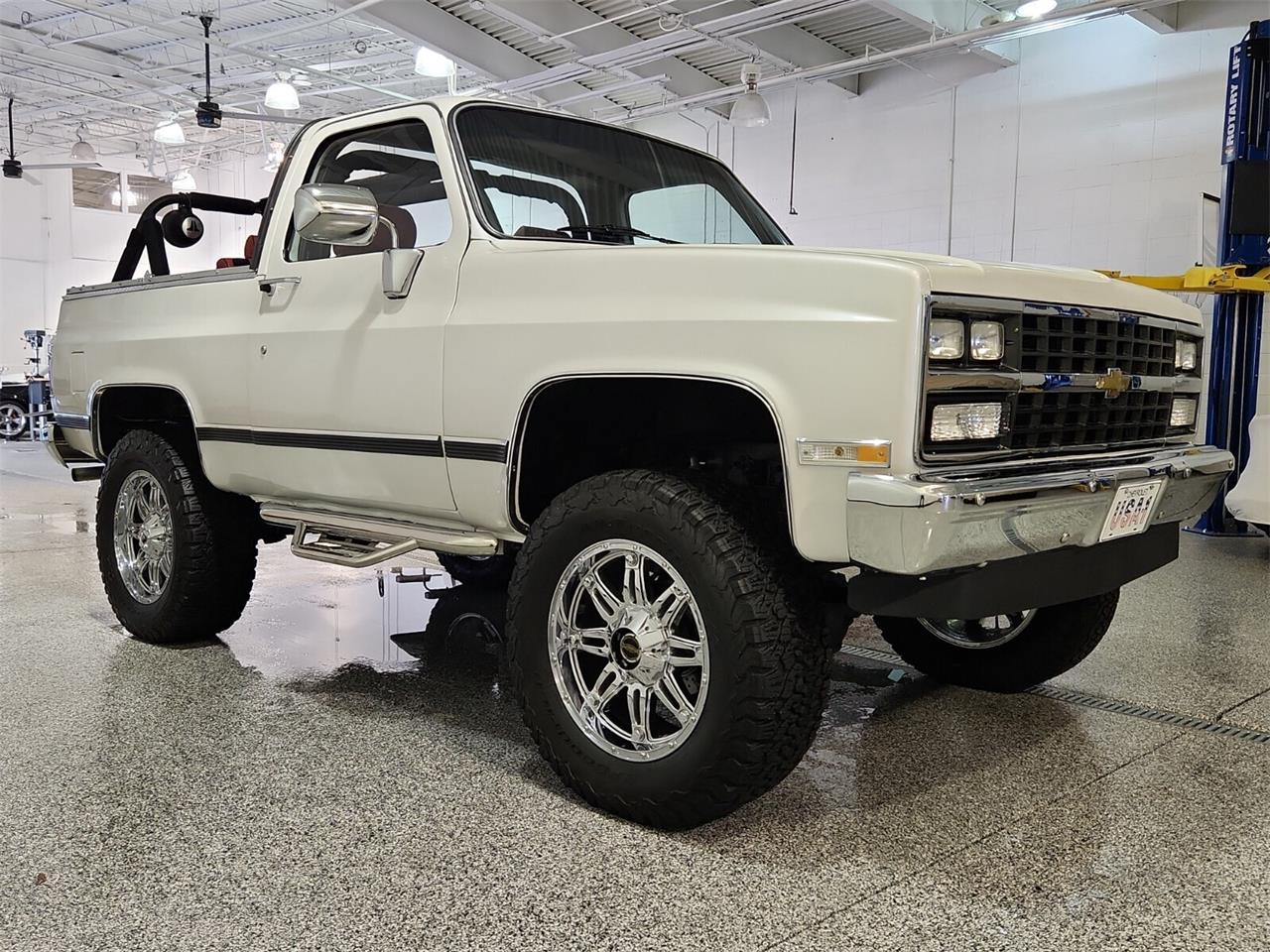 Chevrolet-Blazer-1989-White-Red-31