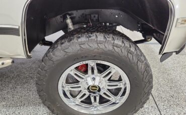 Chevrolet-Blazer-1989-White-Red-37