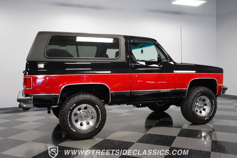 Chevrolet-Blazer-1990-Black-Gray-12